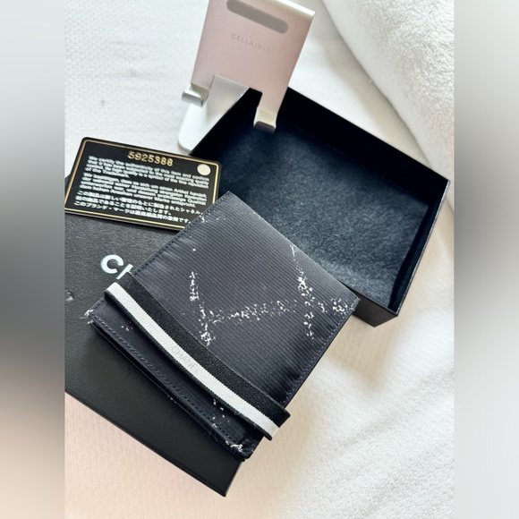 🥰Chanel Mens Bifold Wallet - Picture 17 of 17